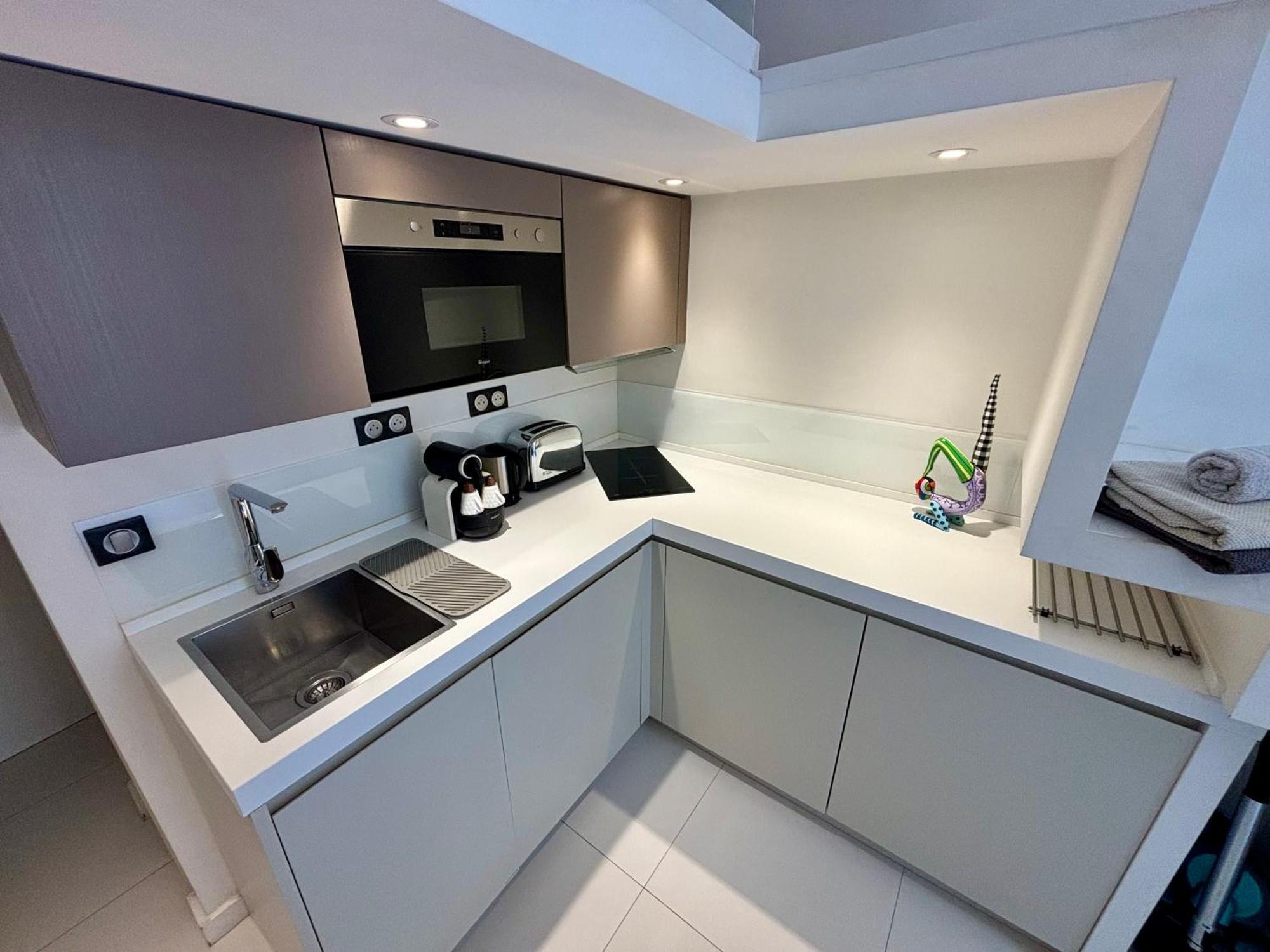 Studio A Louer Au Coeur Du Carre Dor A Nice, Rue Dalpozzo A 150 Metres Des Plages 외부 사진